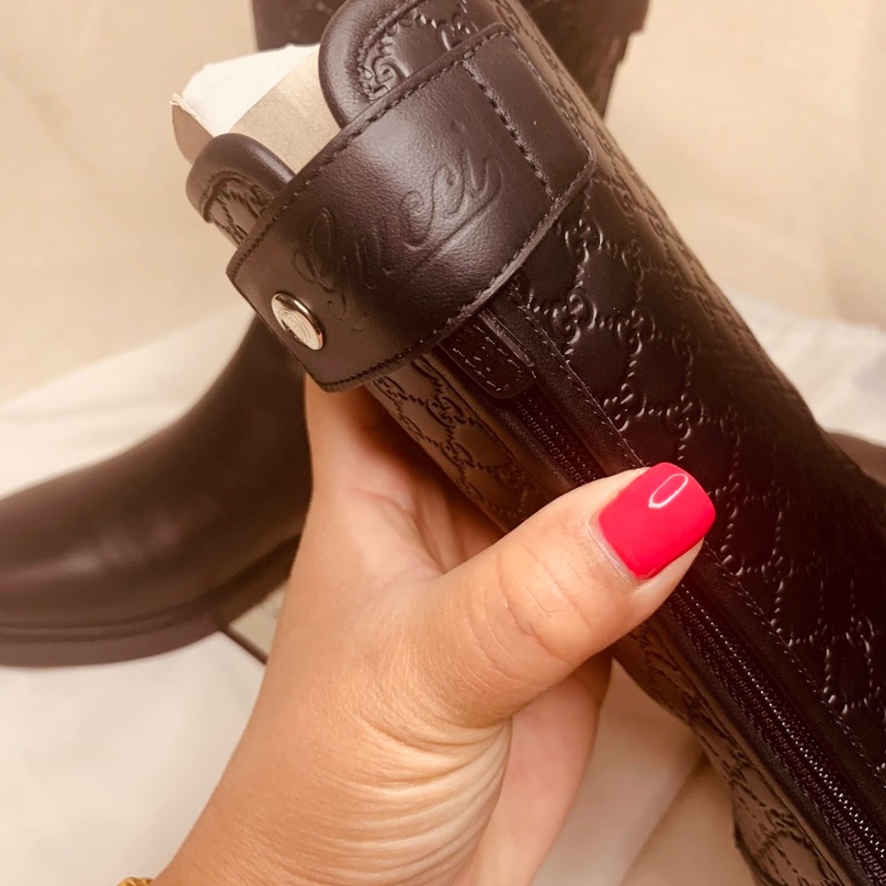 🌟NEW GUCCI Black Microguccissima Leather Boots 🌟 - Picture 6 of 17